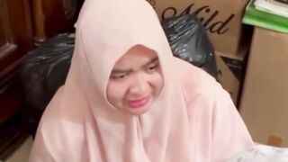 Media sosial kembali dihebohkan dengan beredarnya sebuah video yang memperlihatkan aksi seorang istri sah