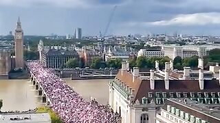 ГОЛЯМ АНТИЕМИГРАЦИОНЕН МИТИНГ В ЛОНДОН
