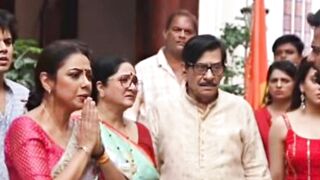 Anupama Ne Jode Paritosh Ke Aage Hath