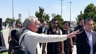 Beginilah Kehidupan Pahit Mourinho Setelah Dipecat Fenerbahce.