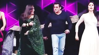 Kisne Bola Ki Bhai Ko Dance Nhi Aata  . . . . . . salmankhan