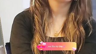 beautiful items Hot girls sarmin Kuchh Lena To Kuchh Dena Padega