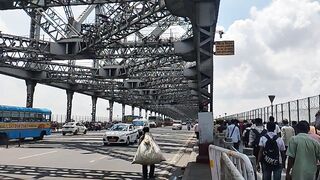 Howrah bridge ,kolkata ,stand over the river without support