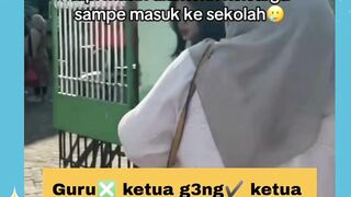 dari tasnya saja sudah tidak niat kak