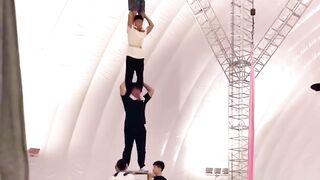 These acrobatic stunts are not for the faint-hearted! ????