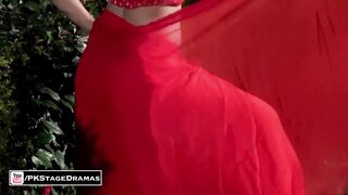 Pakistani Model Girl Mah Noor Hot Dance