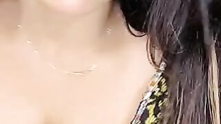 Aaj Ki Raat Mulakat Hogi Tujhse tango live najma