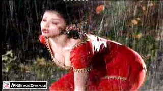 Pakistani Model Nida Hot Dance