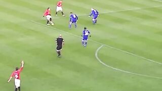 Tevez muy enojado con los árbitros contra Rosario Central