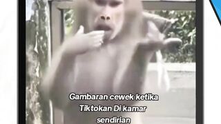 gambaran cewek jika sendiri di kamar