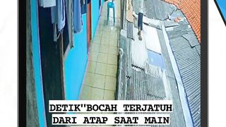 Bocah jatuh dari atap saat main  pengawasan orang  anak saat bermain