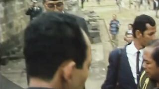 Momen ratu Juliana (Ratu Belanda) mengunjungi candi Borobudur (Tahun 1971)