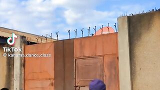 انظر لهذا الشباب شنو غايوقع لهم