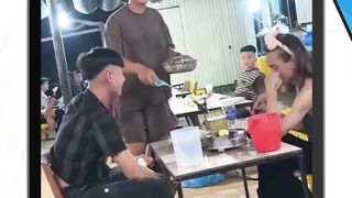 kencan pertama, setelah lama berpacaran melalui panggilan video