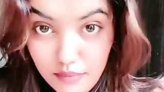 Indian item girls Poonam Pandey bigo love show