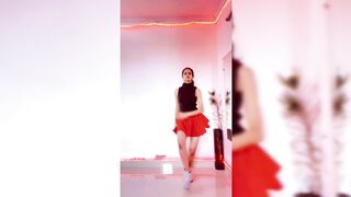 Indian Girl Alina Khan Dance