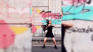 Indian Girl Anshika Pradhan Dance
