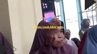 Ketika Ibu-Ibu Rekam Tapi Lupa Buka Kamera