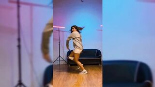 Indian Girl Dakshata Jadhav Dance