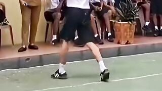 Viral!!! Junior high school students dance to Tabola Bale