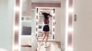 Indian Girl Hanshika Gupta Dance