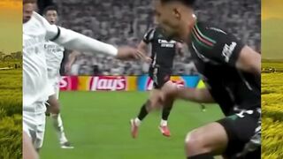 Kecepatan, kontrol, dan insting mematikan! Skill Mbappé emang beda kelas!