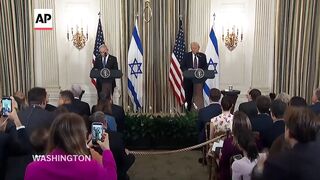 Trump announces plan to end Gaza war and await Hamas to accept