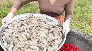 a nice gril making food