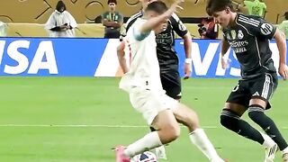Let,s see that Fran García nutmeg one more time