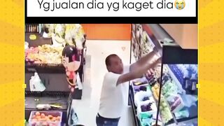 Rohnya log out sedetik