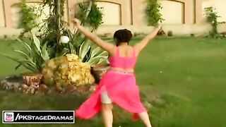 Pakistani Samina Khan Hot Dance
