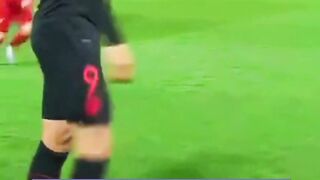 Alvaro Morata Membalas