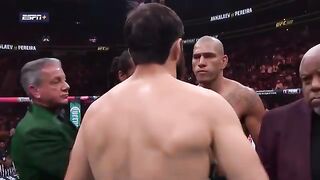 Алекс Перейра нокаутирует Магомеда Анкалаева --  UFC 320(360P)