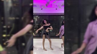 Indian Girl Dhruvy Shah Dance