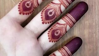 Farnt fingers mahndi design