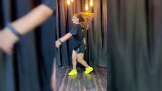 Indian Girl Ishika Singh Dance