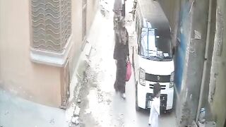 کی ہے کہ ملزم کو گرفتار کر کے قرار واقعہ سزا دی جائے