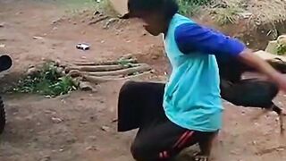 Tutorial on how to make a chicken dizzy