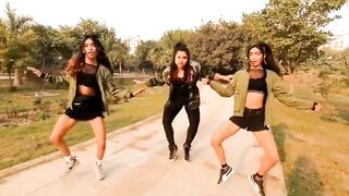 Indian Girl Prakrati Rush Dance