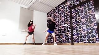 Indian Girl Ridmaa Sethi Dance