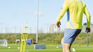 Rodri bakal sulit dibajak dari Mancester City, Real Mandrid cari opsi gelandang lain!