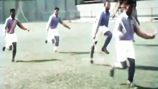 Sesi latihan timnas Indonesia tempo dulu, yang saat itu dikenal dengan nama Hindia Belanda (Nederland-Indies).