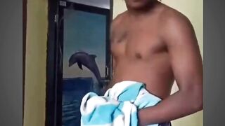 Hidup itu kayak WiFi  kadang lemot, tapi tetap nyambung sama drama!  memelucu