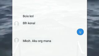 Dia kenapa sih.