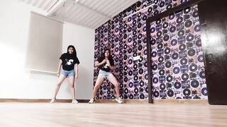 Indian Girl Ridmaa Sethi Dance