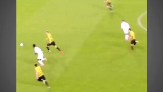 Berlari, berjuang, dan menang boladunia