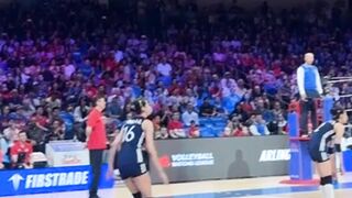 The last goal! Chinese and American womens volleyball team! sports tallwoman hocky handball