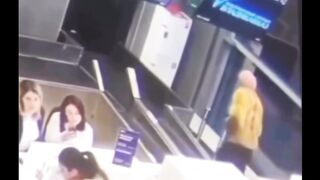 Follow akun ini untuk mengingatkan diri sendiri agar selalu berwaspada dan berhati-hati