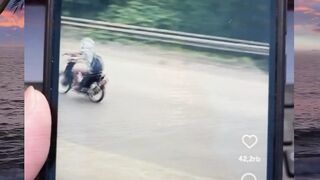 Puas dengan ludahan si bang supra