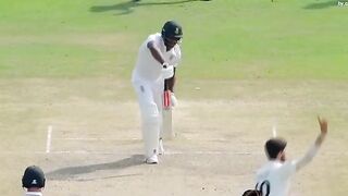 Pak win the 1st test match in Lahore
